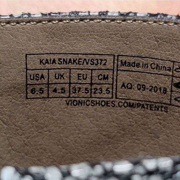 Vionic Kaia Snake Ankle Strap Heels - Size 6.5 - Picture 12 of 14